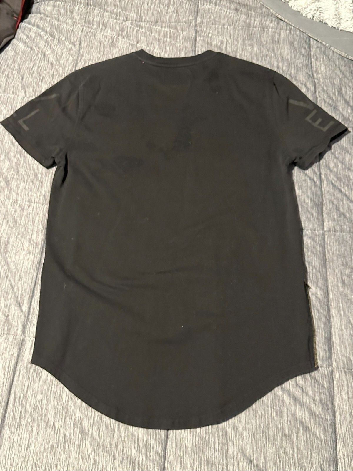 Designer Brand "Well Established" Men's T Shirts Size L in Black & White