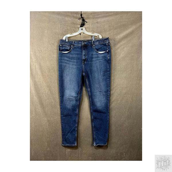 Free Assembly Straight Women's Jeans Size 16 Medium Wash