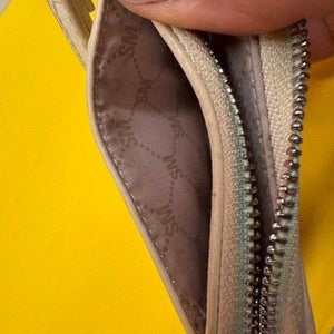 Steve Madden Wristlet Wallet Cream Pebbled Faux Leather Pre-Owned Zip Around 5