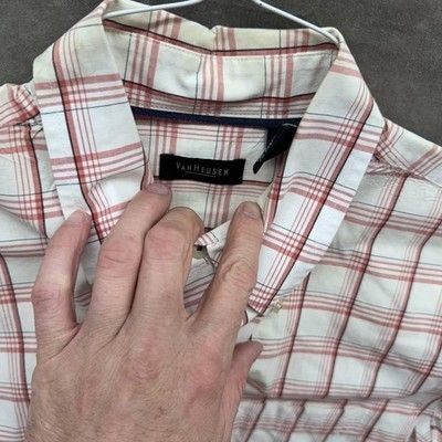 Van Heusen Shirt Mens Medium Red White Plaid Button Down Short Sleeve Casual