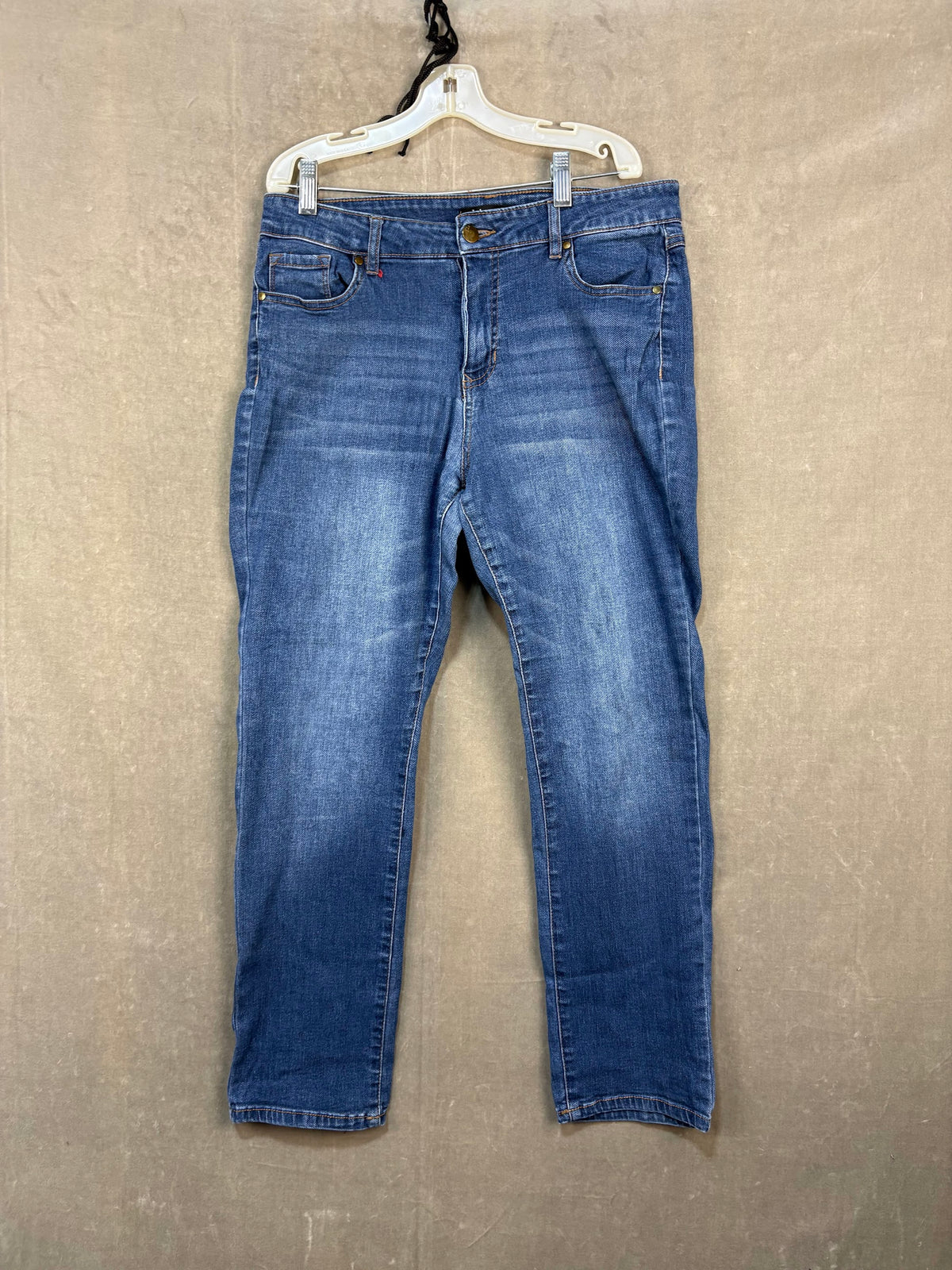 d.jeans Women Jeans Straight Medium Wash Size 12P Pre-Owned Classic Fit