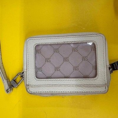 Steve Madden Wristlet Wallet Cream Pebbled Faux Leather Pre-Owned Zip Around