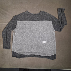SNOSKINS Women's Gray Colorblock Hi Low Pullover Sweater Size L 4
