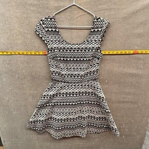 Mossimo Supply Co Dress Womens Small Black White Aztec Print Skater Fit Pre-Owne 2