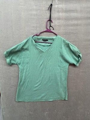 Beautiful Shirt Womens Large Green V Neck Short Sleeve Cuffed Lightweight Used