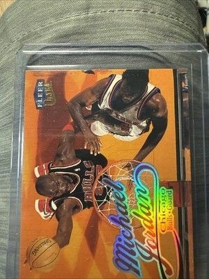 MICHAEL JORDAN 1998/99 Fleer Ultra HOLO FOIL #85 DUNKING BULLS HOF SP RARE