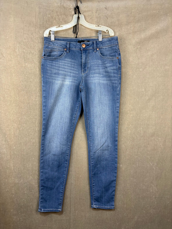 1822 Denim Jeans Women Size 8 Blue Medium Wash Straight Fit Pre-Owned