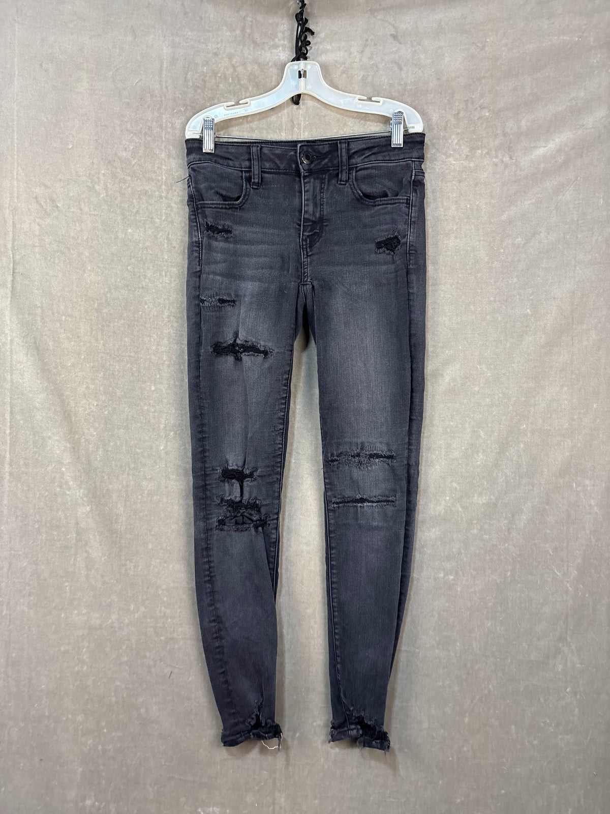 American Eagle Distressed Black Skinny Jeans Size 8 Good Condition Stretch