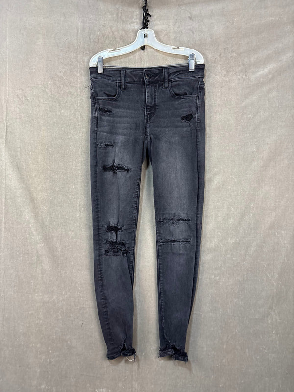 American Eagle Distressed Black Skinny Jeans Size 8 Good Condition Stretch