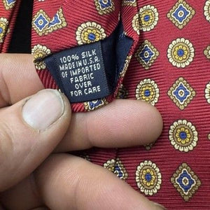 Gap Premium Tie Mens Classic Red Geometric Pattern 100% Silk Made USA Necktie 4