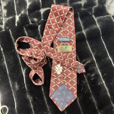 Kuppenheimer Mens Silk Tie Spinner Dolphin Leaf Pattern Pre-Owned Good Condition
