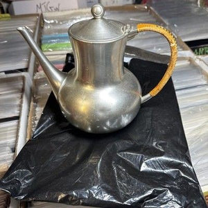 Vintage Pewter Teapot with Lid Sleepy Hollow Restorations-Royal Holland Pewter 2