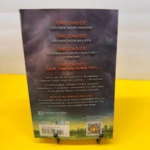 Divergent Veronica Roth Paperback Book 1 YA Dystopian Sci-Fi Carve the Mark 1