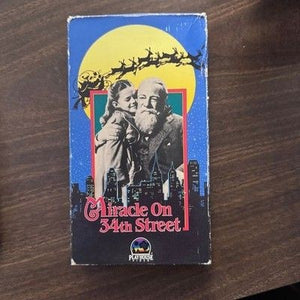 Miracle on 34th Street VHS Movie Classic Holiday Christmas Film Playhouse Video 2