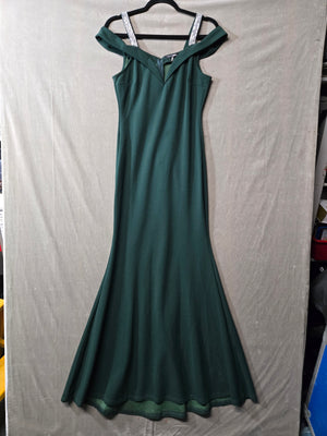 Fashion Nova Emerald Green Mermaid Maxi Gown Rhinestone Strap Off Shoulder Prom 1