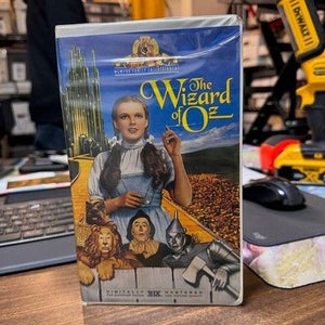 The Wizard of Oz VHS Movie MGM UA Family Entertainment Classic Film 2