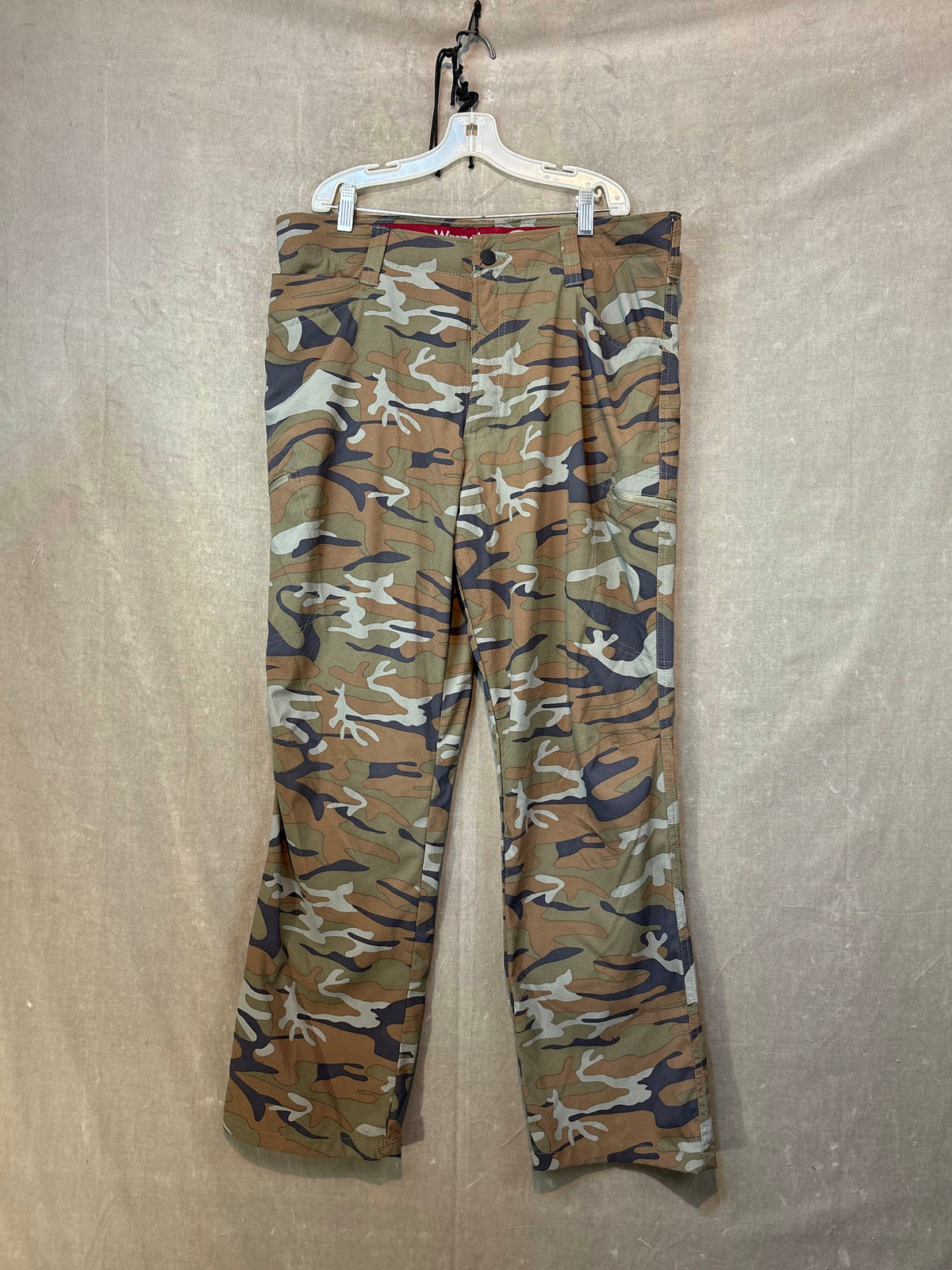 Wrangler OUTDOOR Cargo Pants Men 32x32 Multicolor Camouflage Good Condition