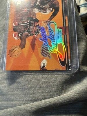 MICHAEL JORDAN 1998/99 Fleer Ultra HOLO FOIL #85 DUNKING BULLS HOF SP RARE 4