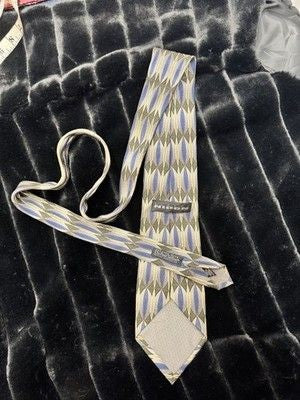Albert Nipon Tie Mens Silk Geometric Pattern Treated DuPont Teflon 61in Extra Lo 4