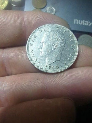 Spain 1980 (82) 25 Pesetas unc Coin Soccer 2