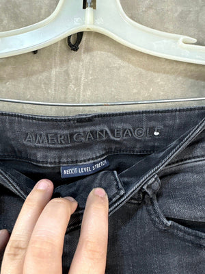 American Eagle Distressed Black Skinny Jeans Size 8 Good Condition Stretch 2