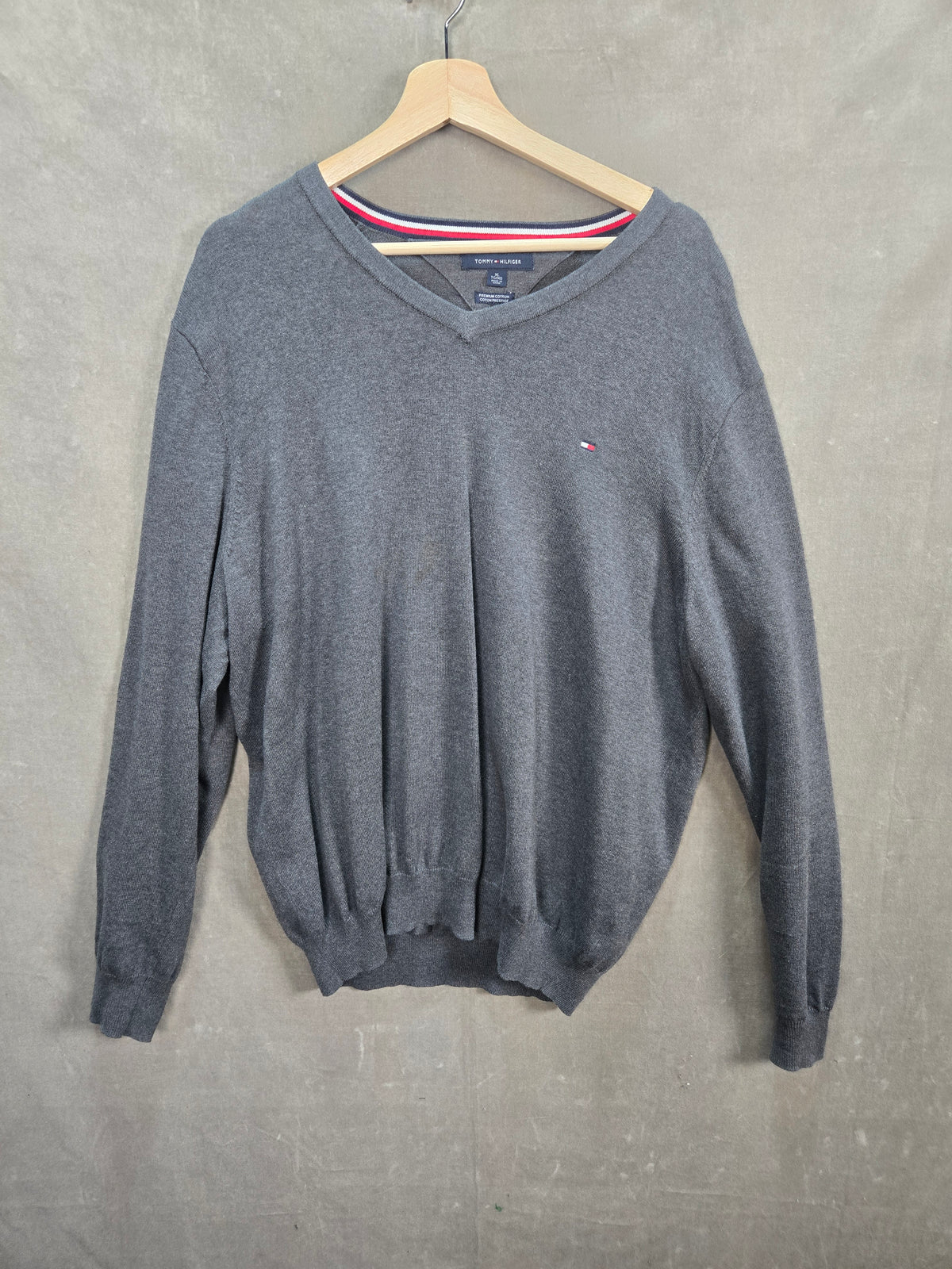Tommy Hilfiger Men's Gray V-Neck Logo Premium Cotton Sweater Size XL