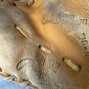 Vintage Brooks Robinson Baseball Glove.. Rawlings. USA.. KM702.. Nice…. 5